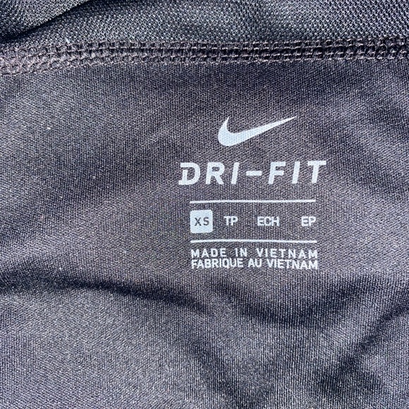 BLACK TEXTURED NIKE DRI FIT SHORTS SIZE XS - Picture 2 of 5